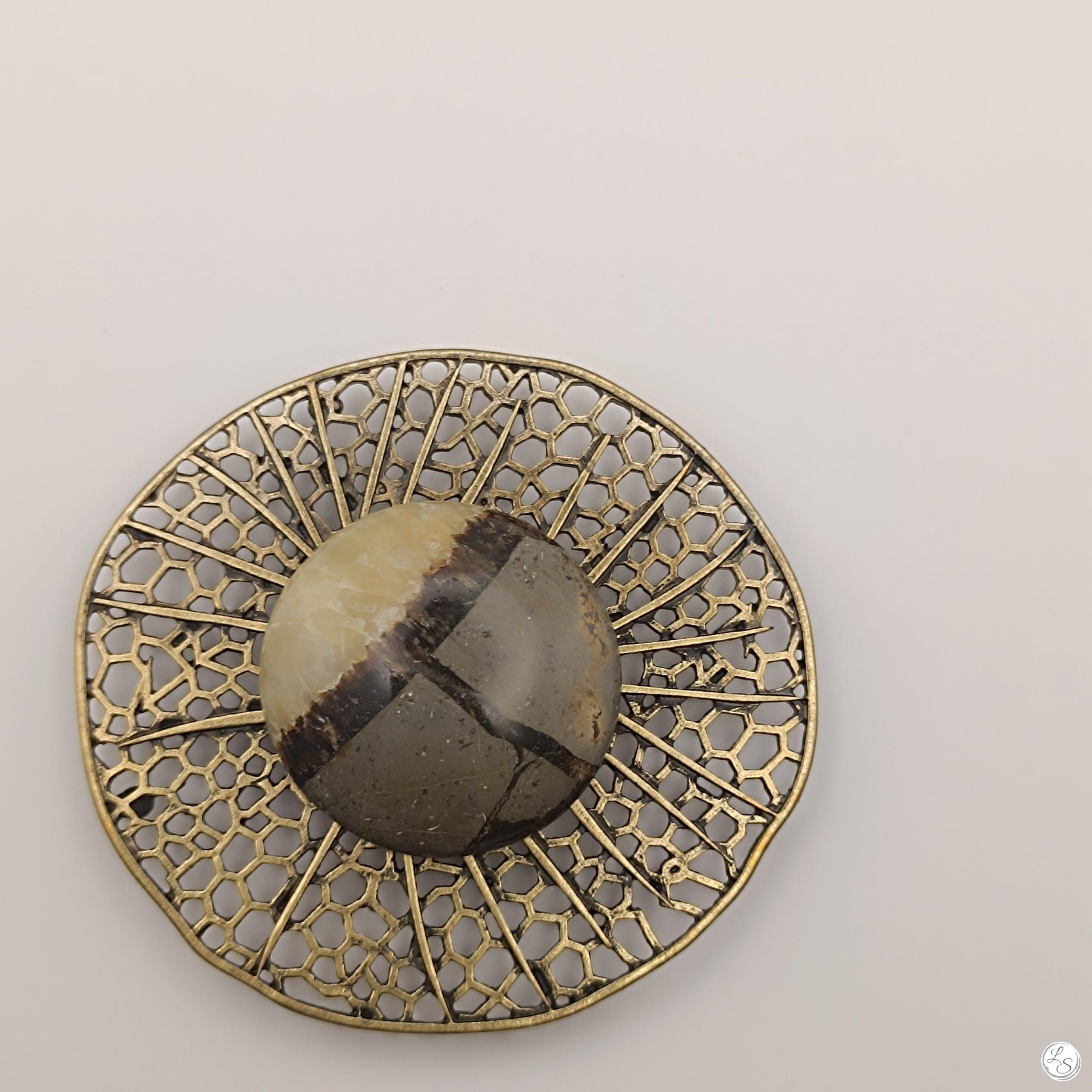 BROCHE AIMANTÉE CRÉATION UNIQUE "Septaria grand médailloln bronze" – Image 2