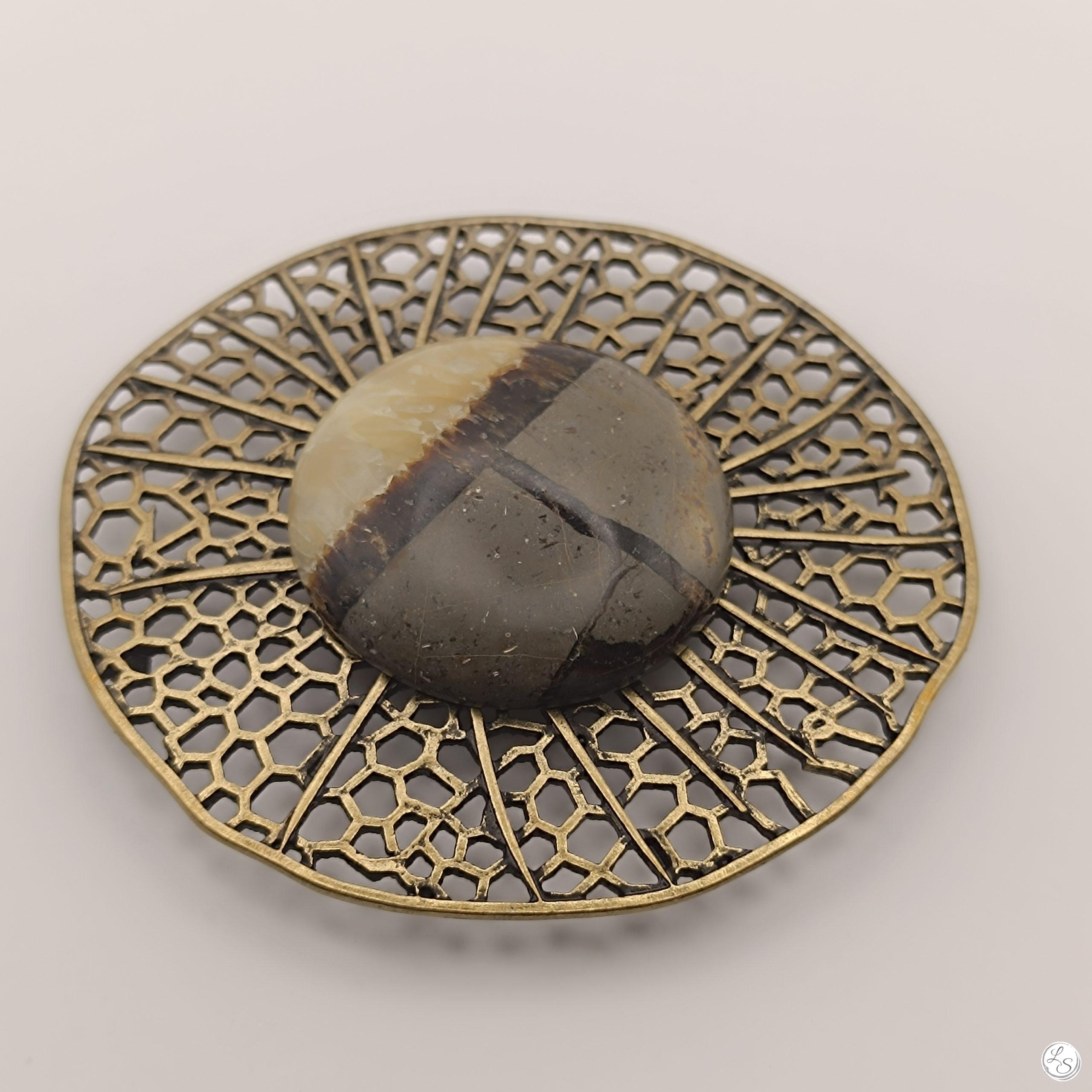 BROCHE AIMANTÉE CRÉATION UNIQUE "Septaria grand médailloln bronze"