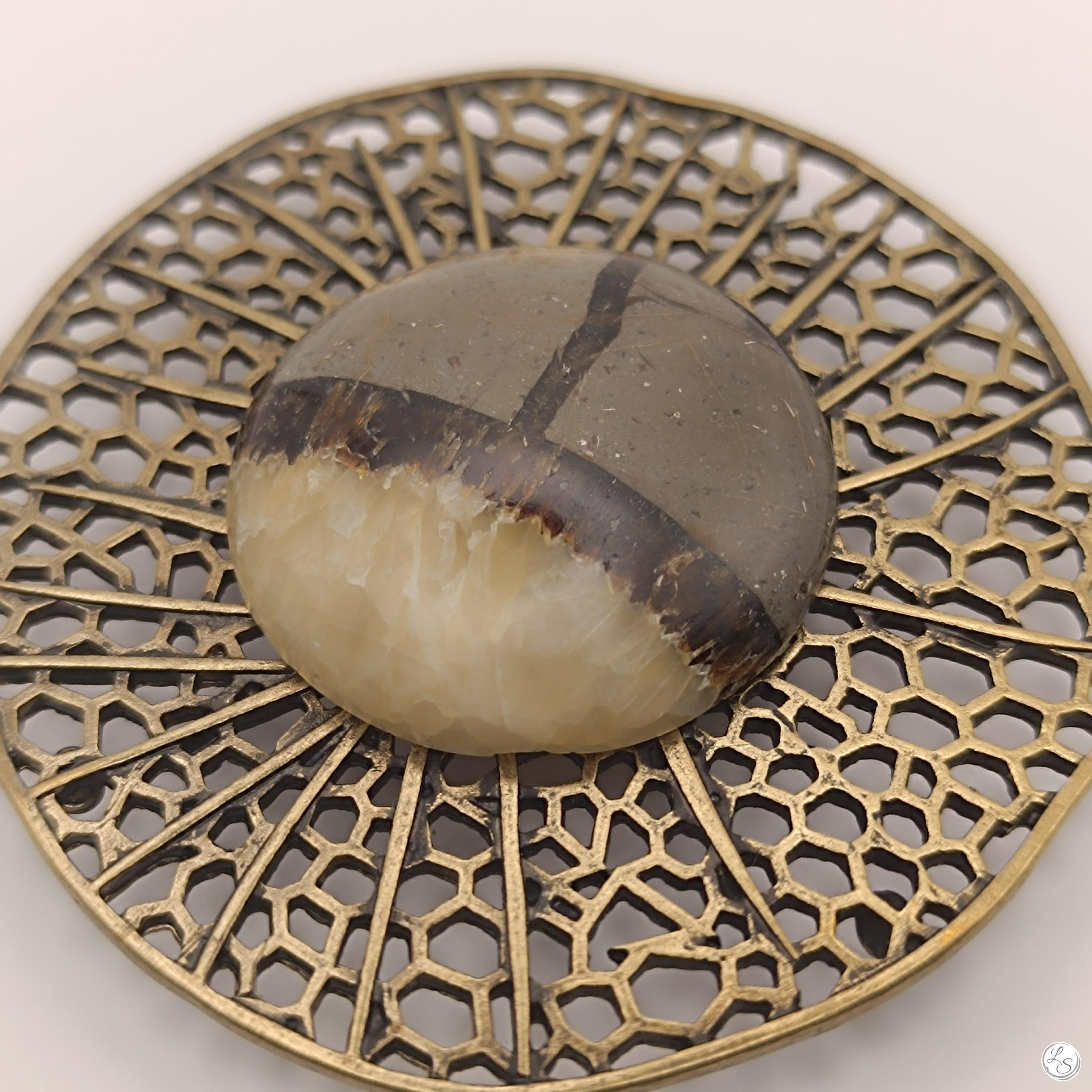 BROCHE AIMANTÉE CRÉATION UNIQUE "Septaria grand médailloln bronze" – Image 5