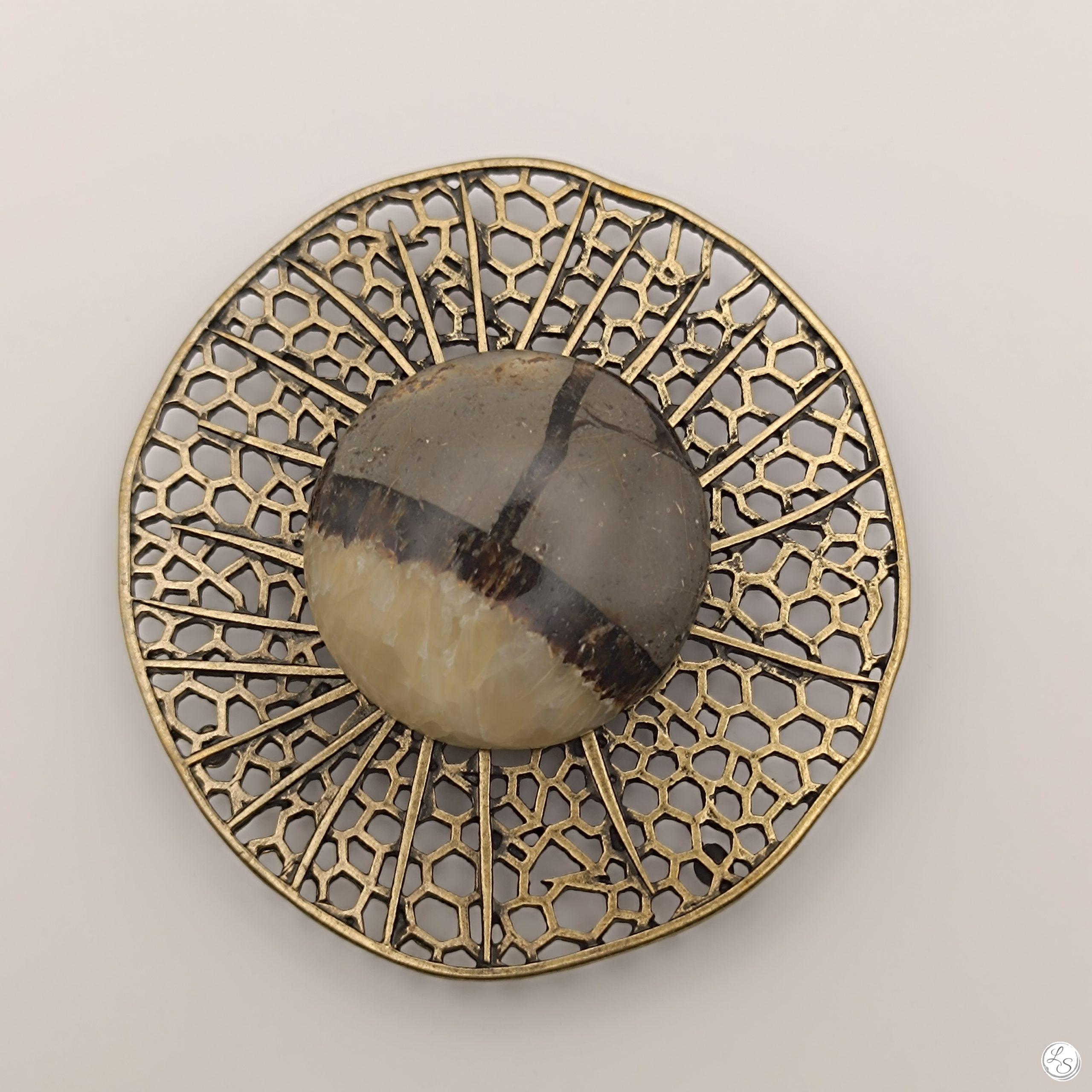 BROCHE AIMANTÉE CRÉATION UNIQUE "Septaria grand médailloln bronze" – Image 3