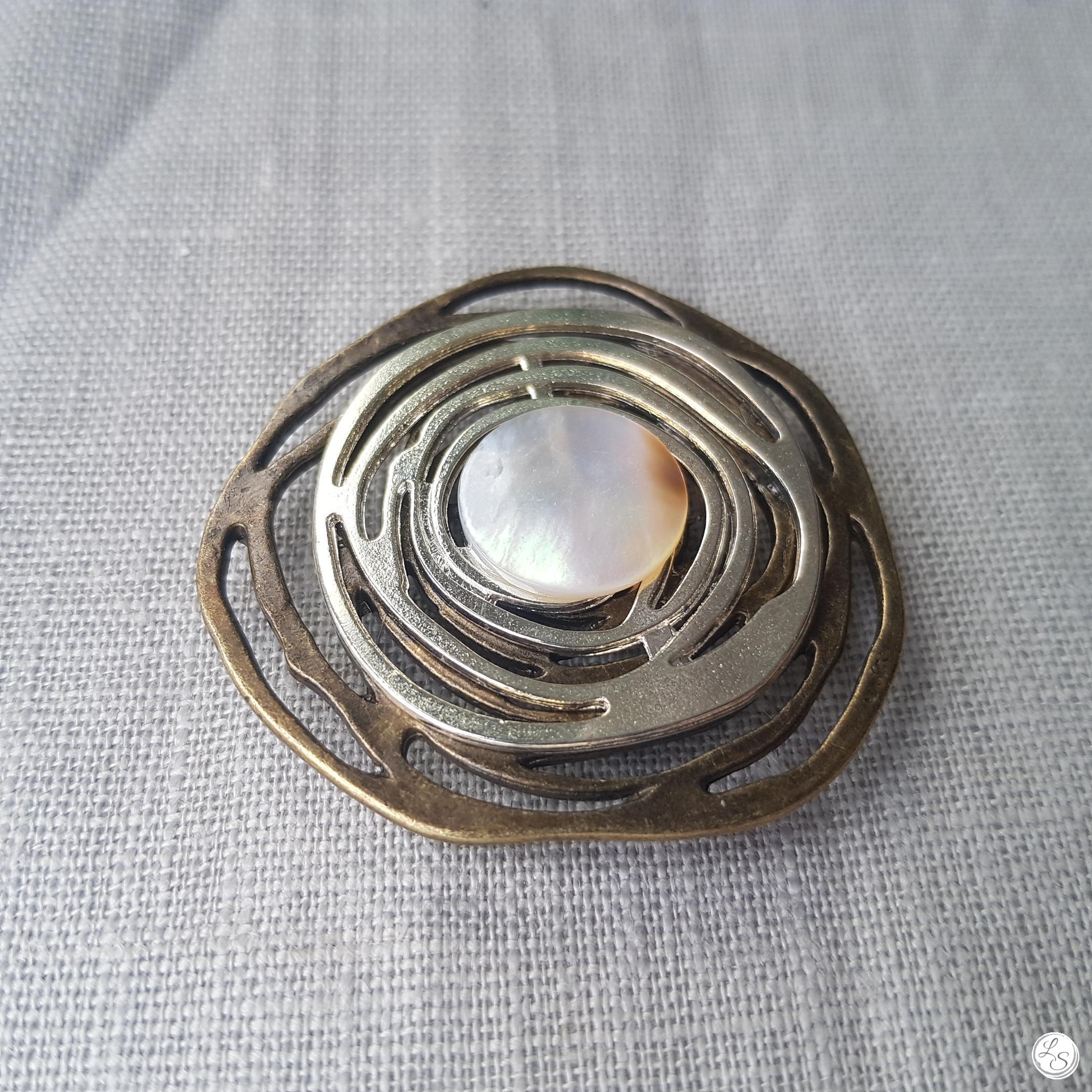 Broche aimantée "duo spirale argenté bronze nacre" – Image 2