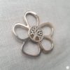 Broche aimantée "Porte lunettes fleur argent arbre de vie" – Image 2