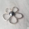 Broche aimantée "Porte lunettes fleur argent hématite" – Image 2