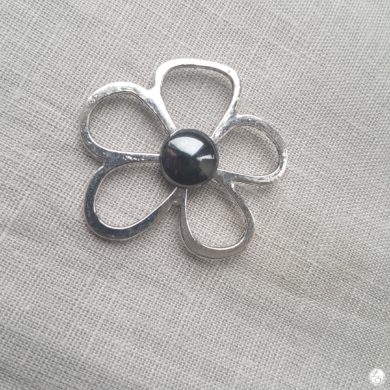 Broche aimantée "Porte lunettes fleur argent hématite"