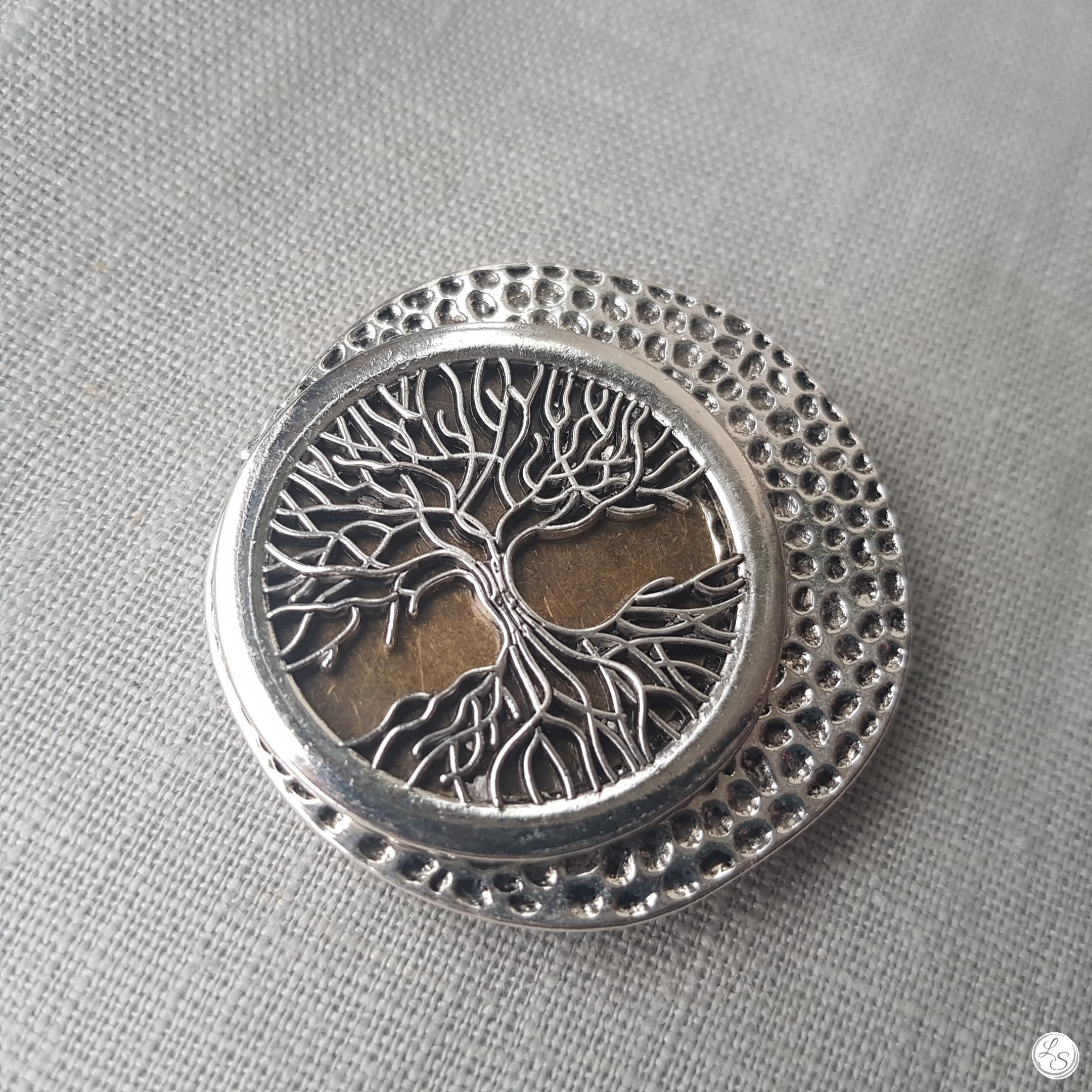 Broche aimantée "Arbre de vie sur bronze argenté"
