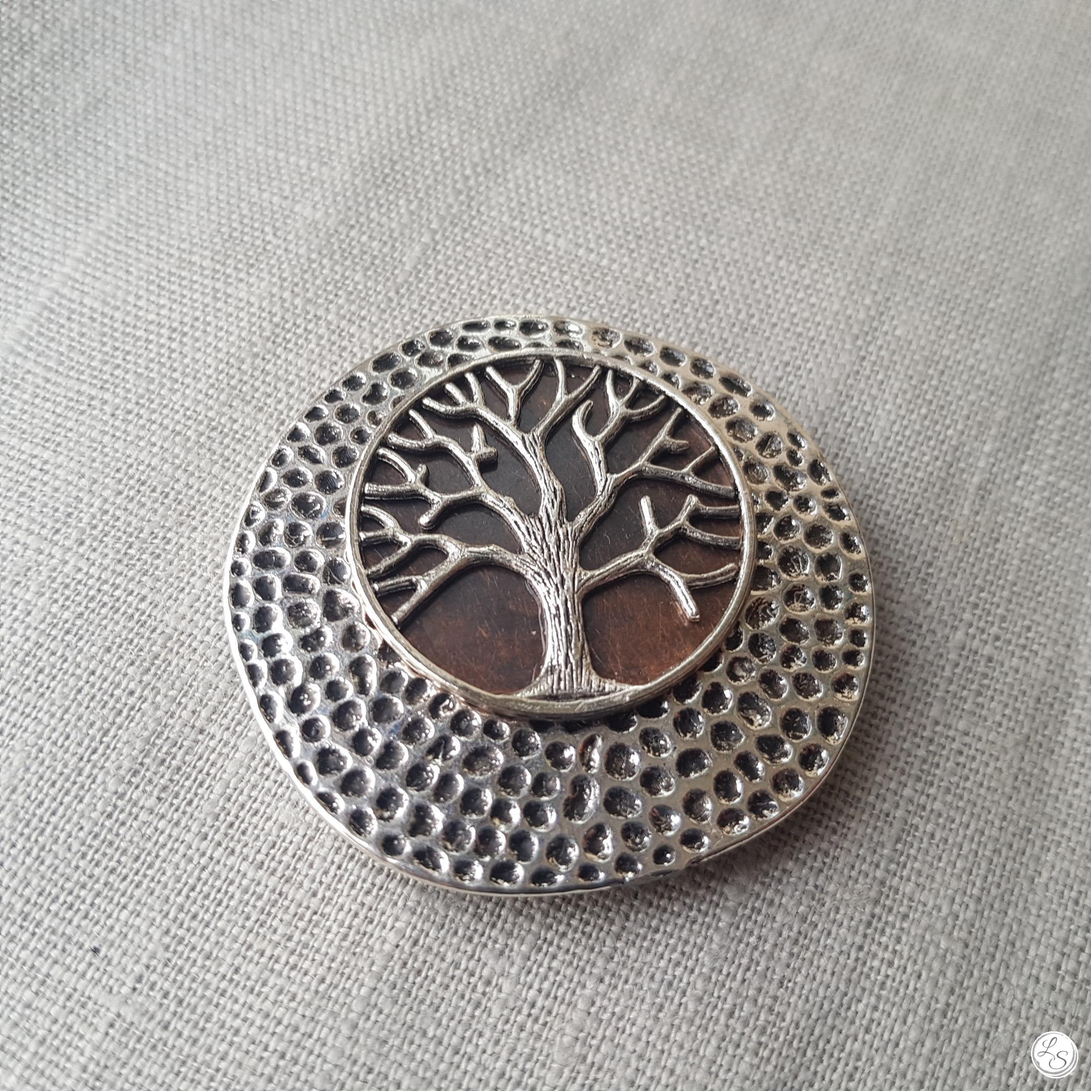 Broche aimantée "arbre de vie sur bronze argent"