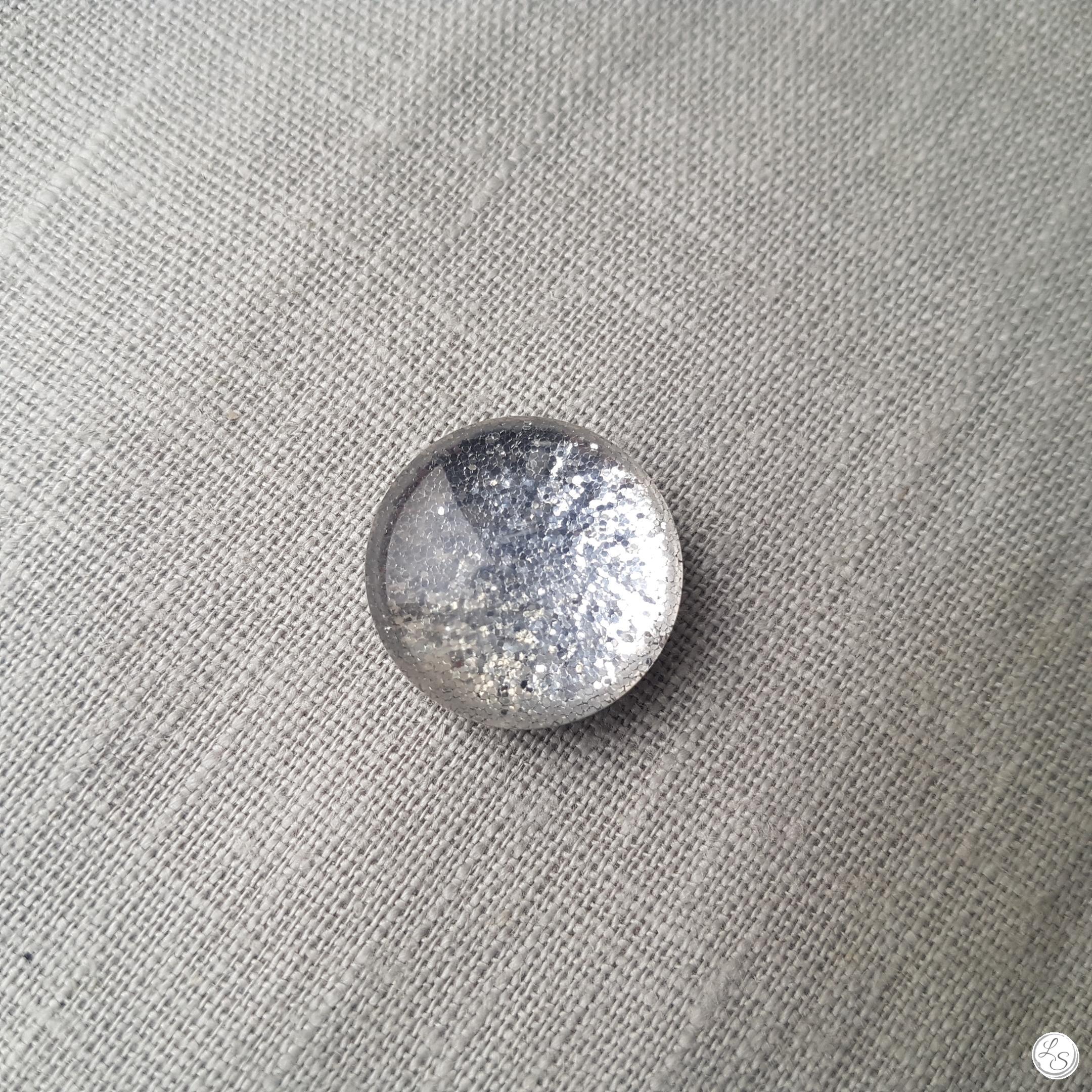 Broche aimantée "cabochon argenté pailleté" – Image 2