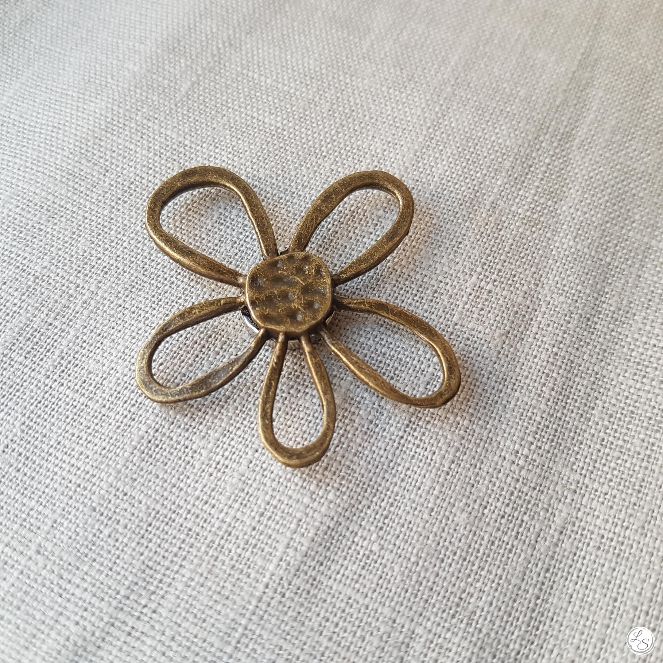 Broche aimantée "Fleur bronze" – Image 2
