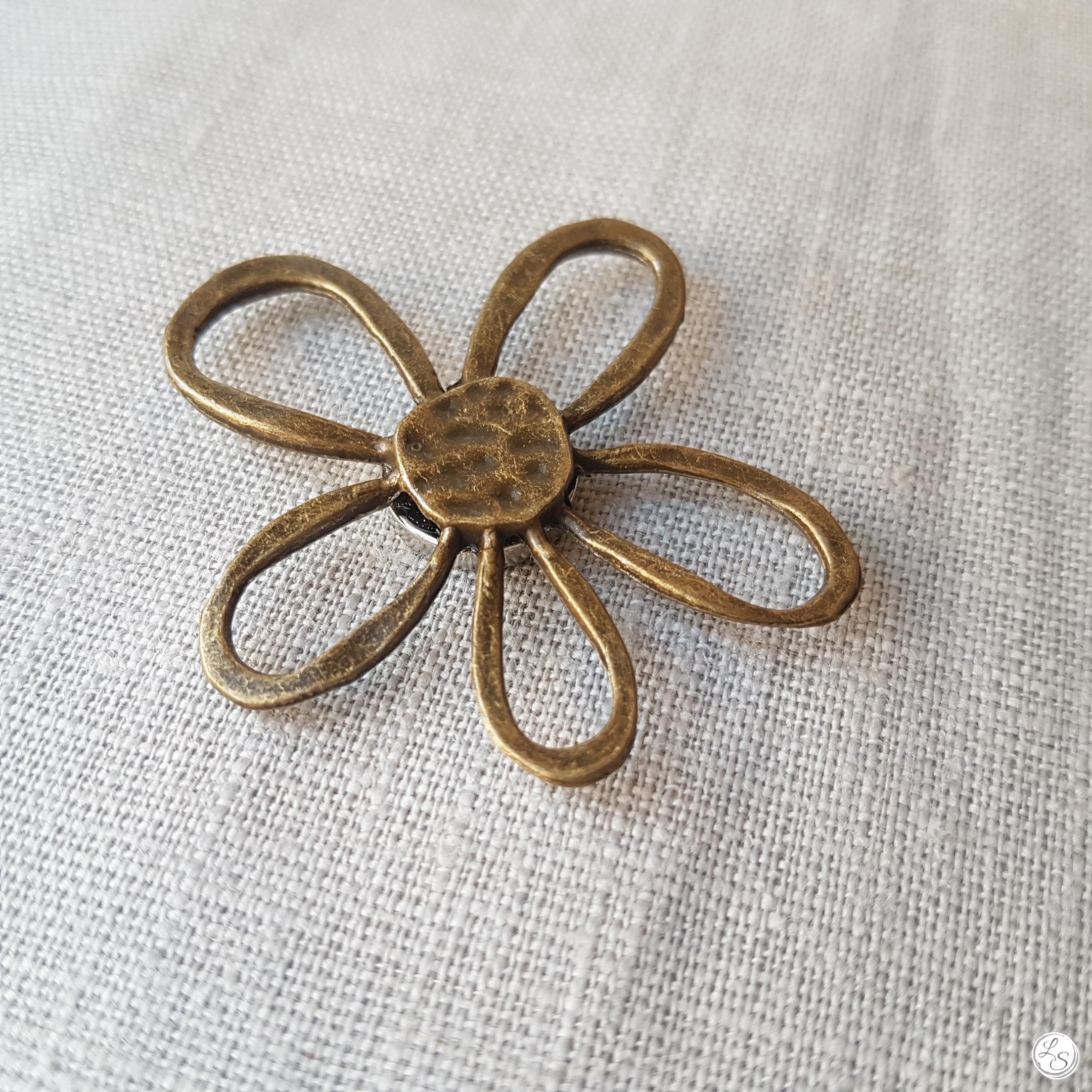 Broche aimantée "Fleur bronze"