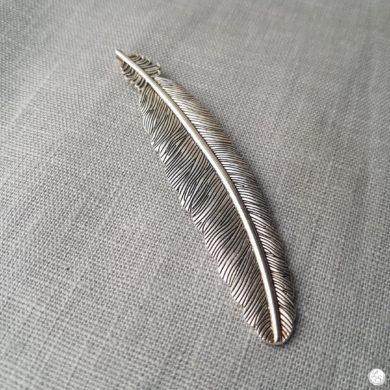 Broche aimantée "Grande plume argent"