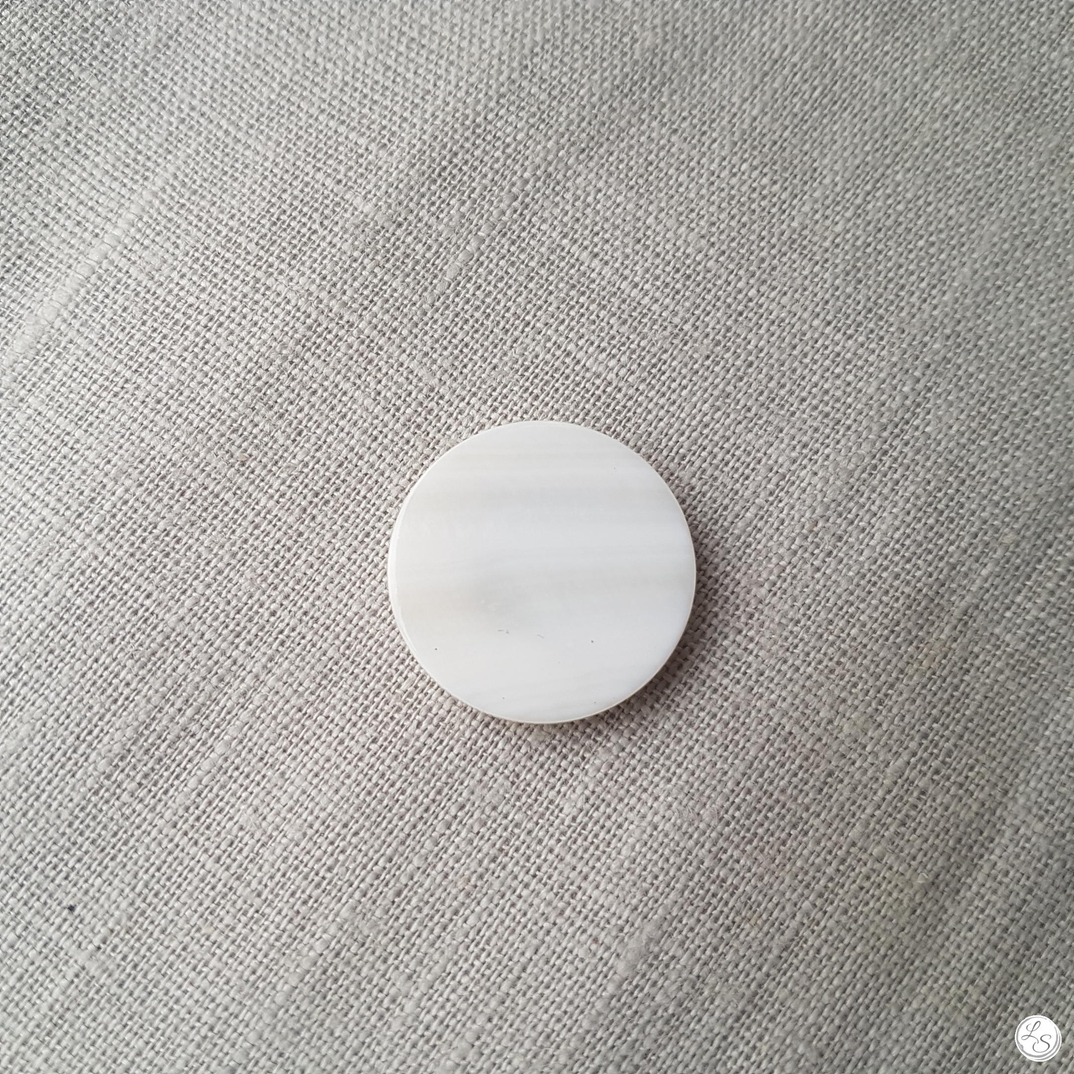 Broche aimantée "nacre"