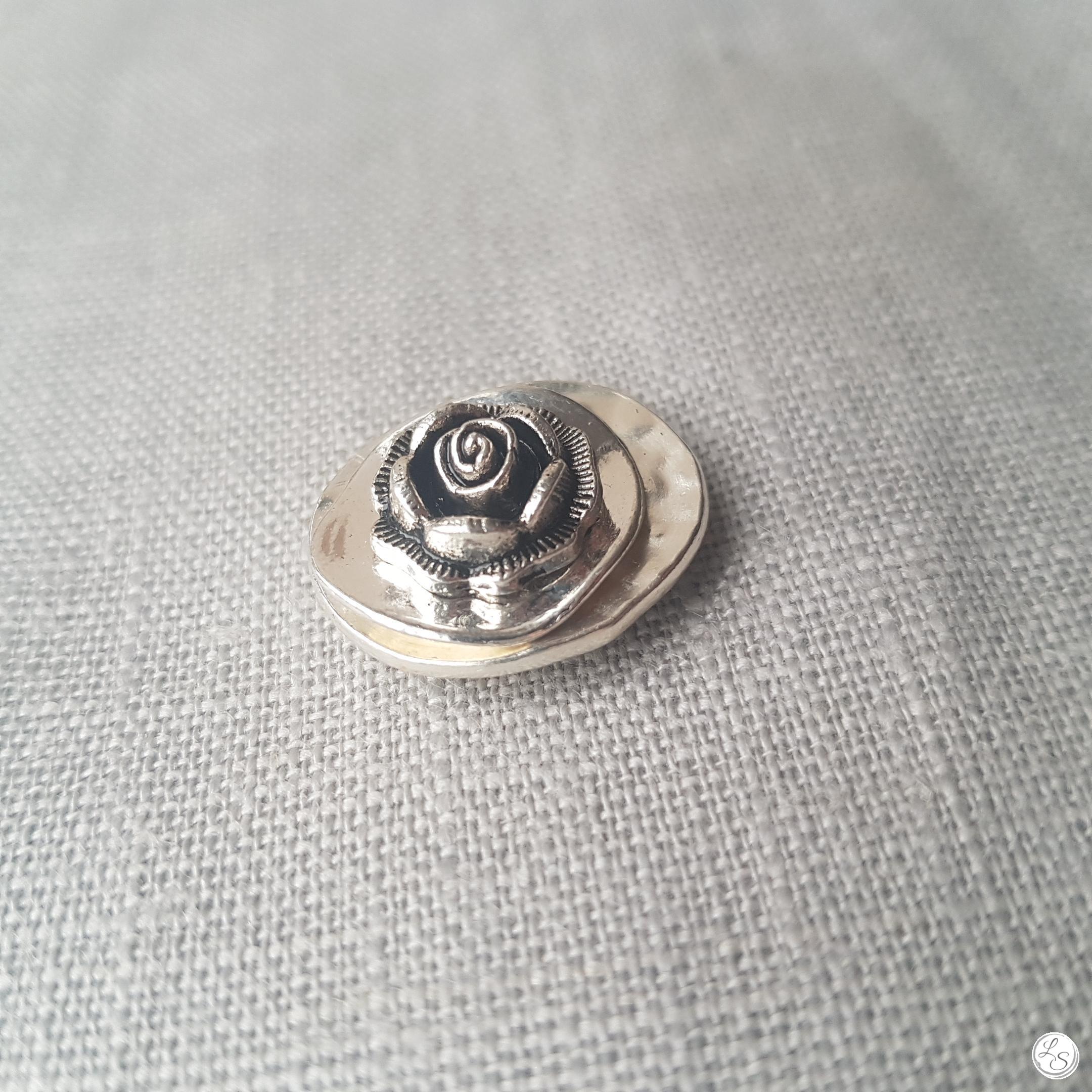 Broche aimantée "Superposition fleur"