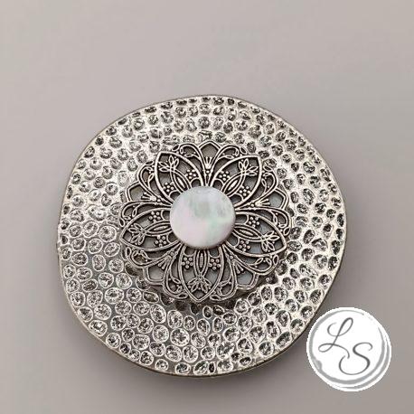 Broche aimantée  "Rosace sur nacre et grand médaillon argenté " – Image 2