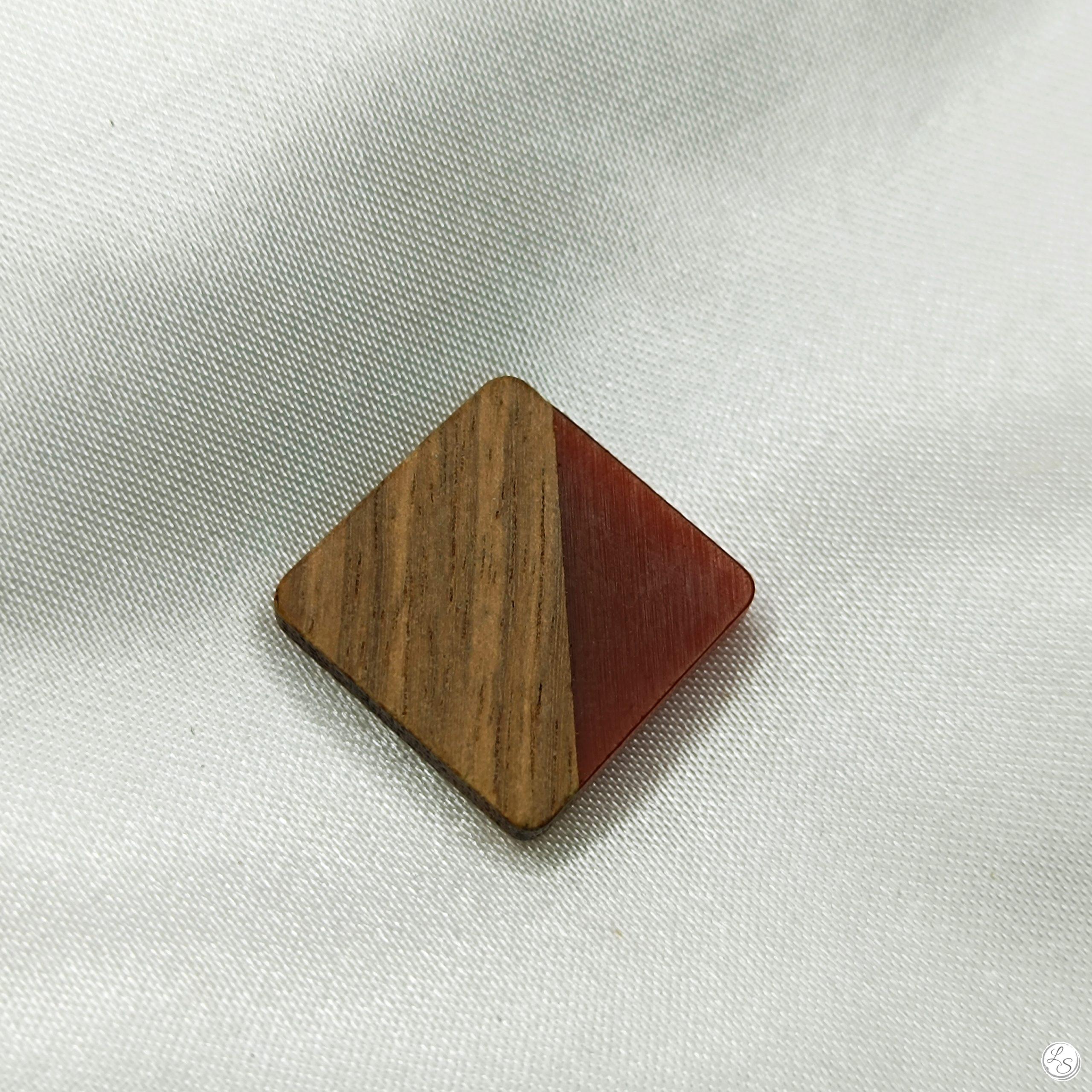 Broche aimantée "Bois carré lie de vin" – Image 2