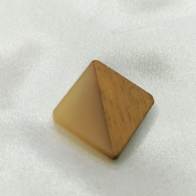 Broche aimantée "Bois carré nude"