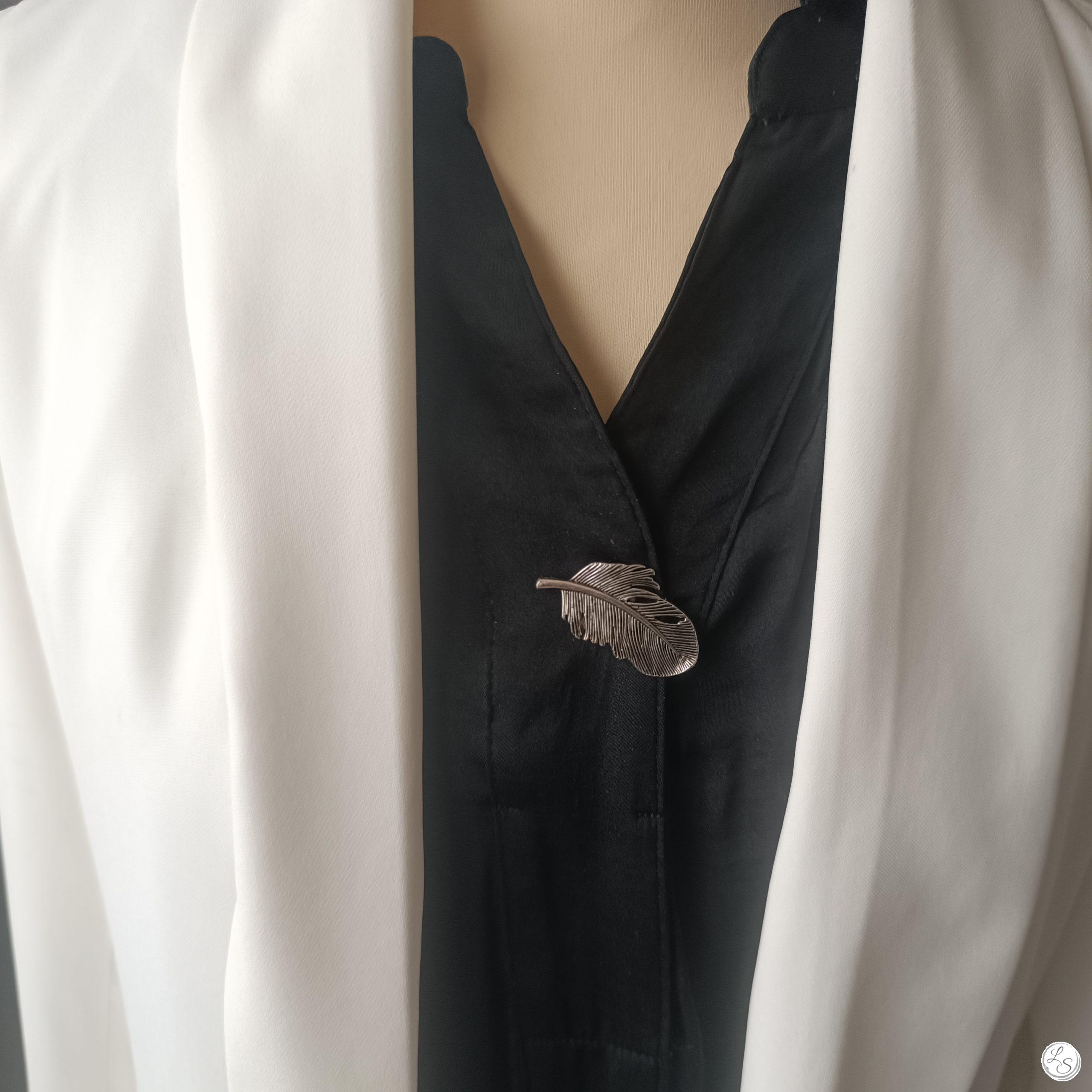 Broche aimantée "Petite plume argentée" – Image 3