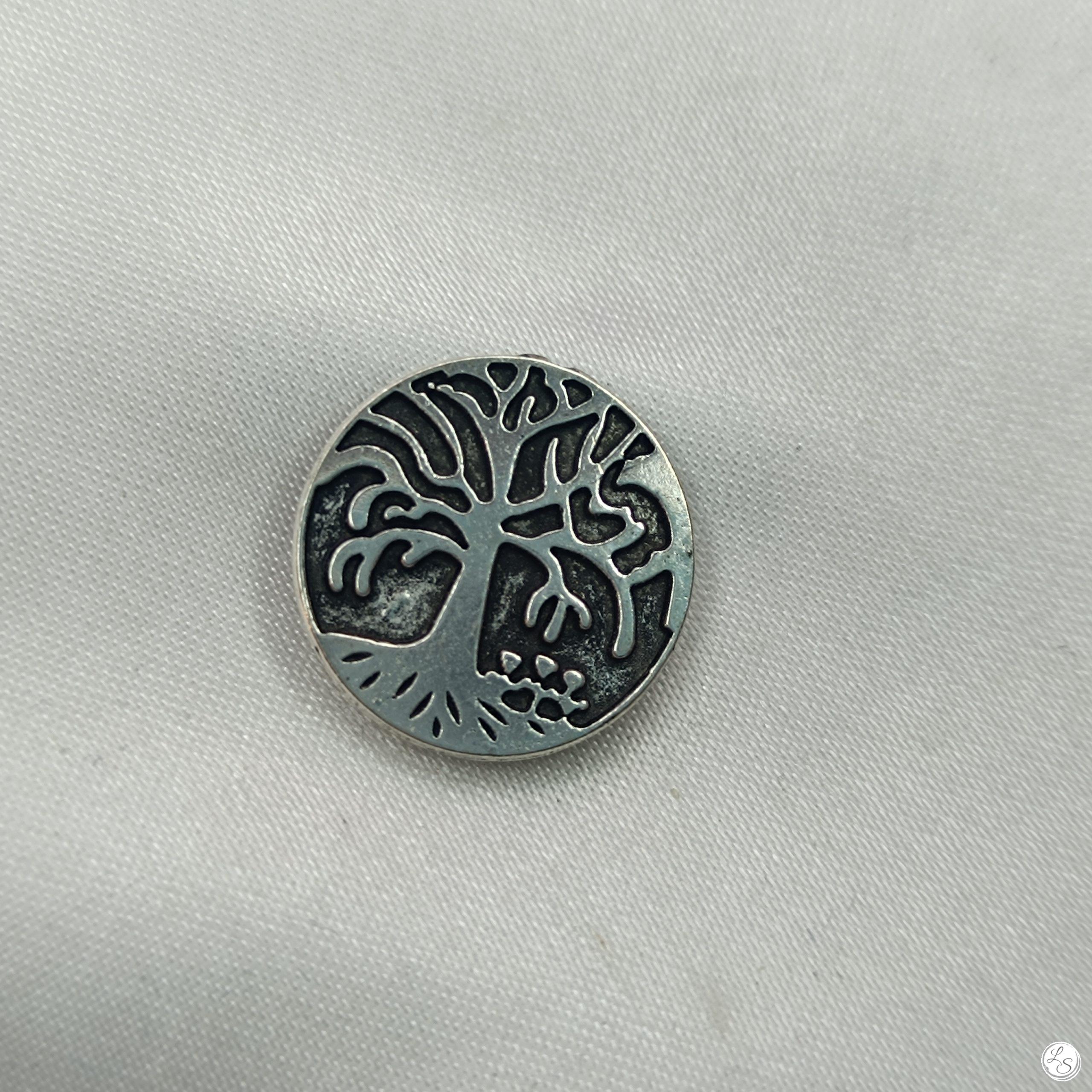 Broche aimantée "Arbre de vie gris émail" – Image 3
