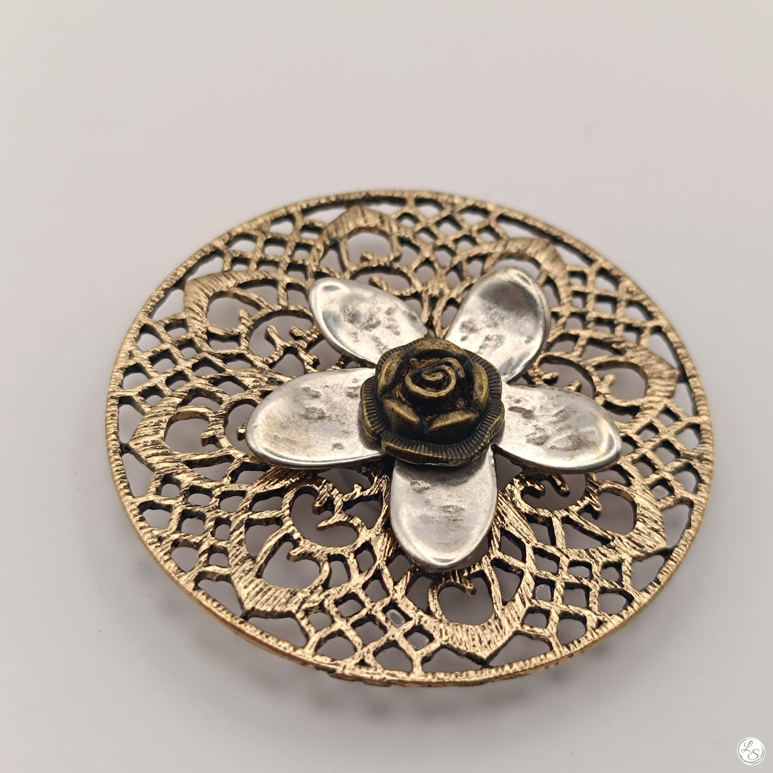 BROCHE AIMANTÉE CRÉATION UNIQUE "Duo fleurs relief sur médaillon