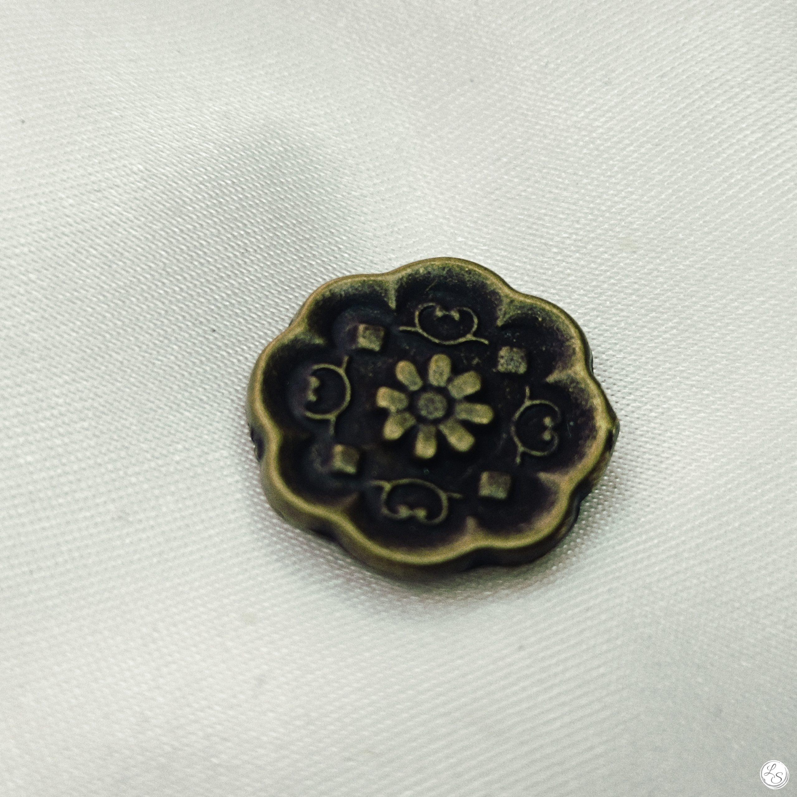 Broche aimantée "Fleur bronze" – Image 2