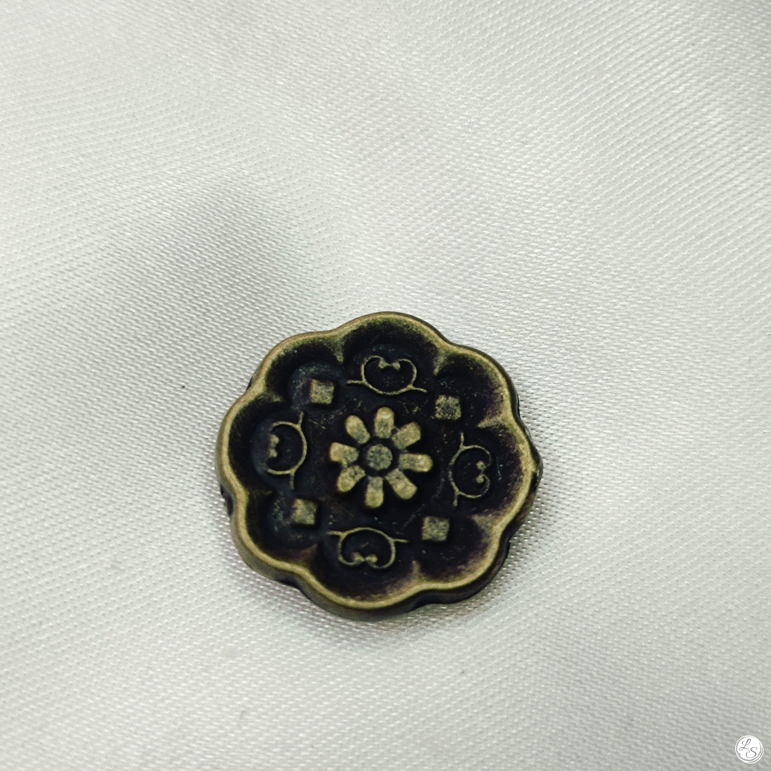 Broche aimantée "Fleur bronze"