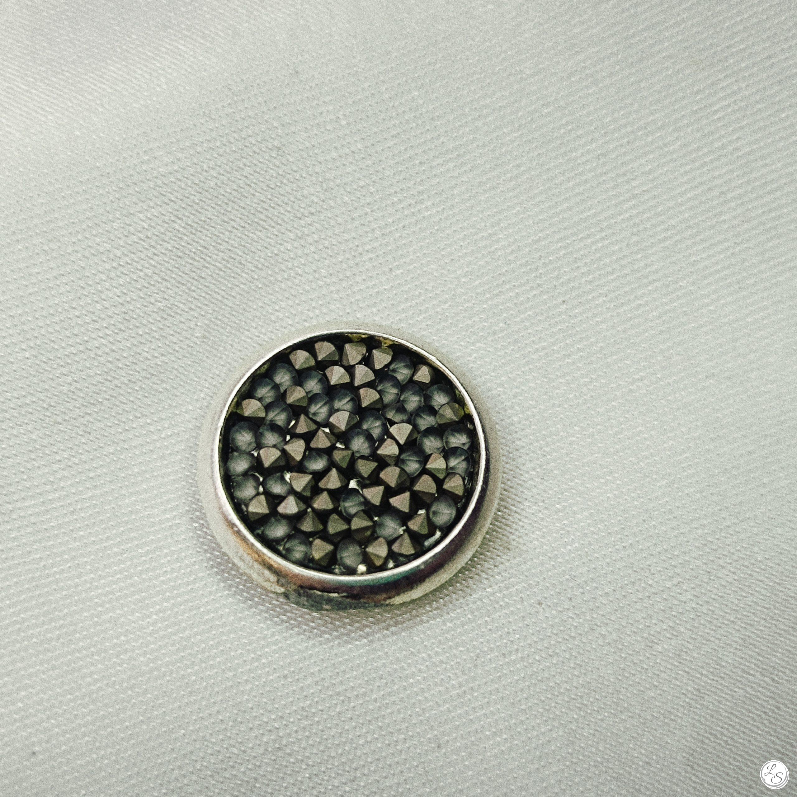 Broche aimantée "Petit Swarovski gris chrome" – Image 2