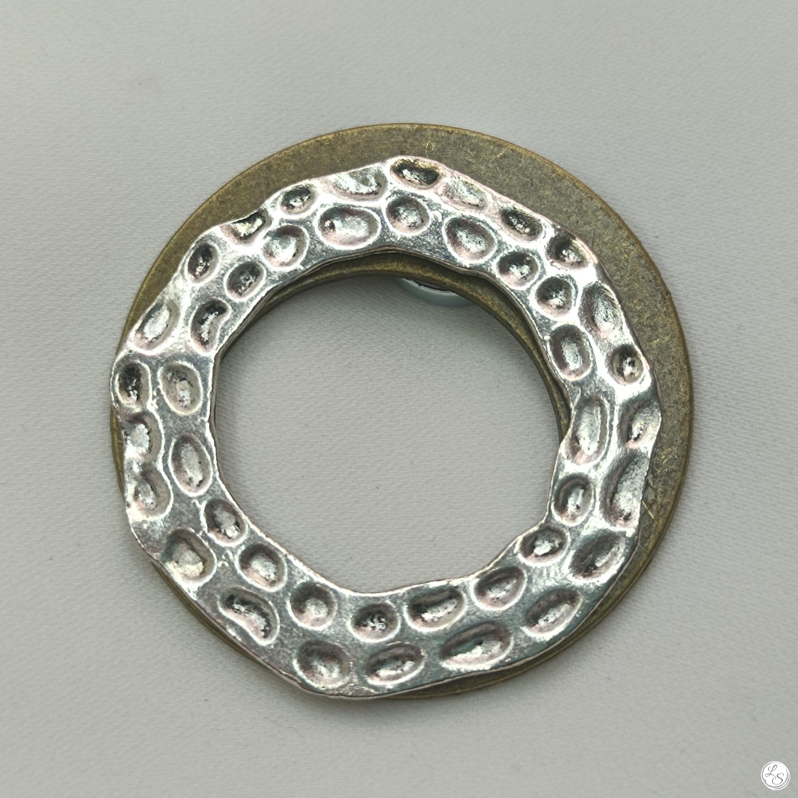 Broche aimantée "Porte Lunettes bronze argenté martelé" – Image 4