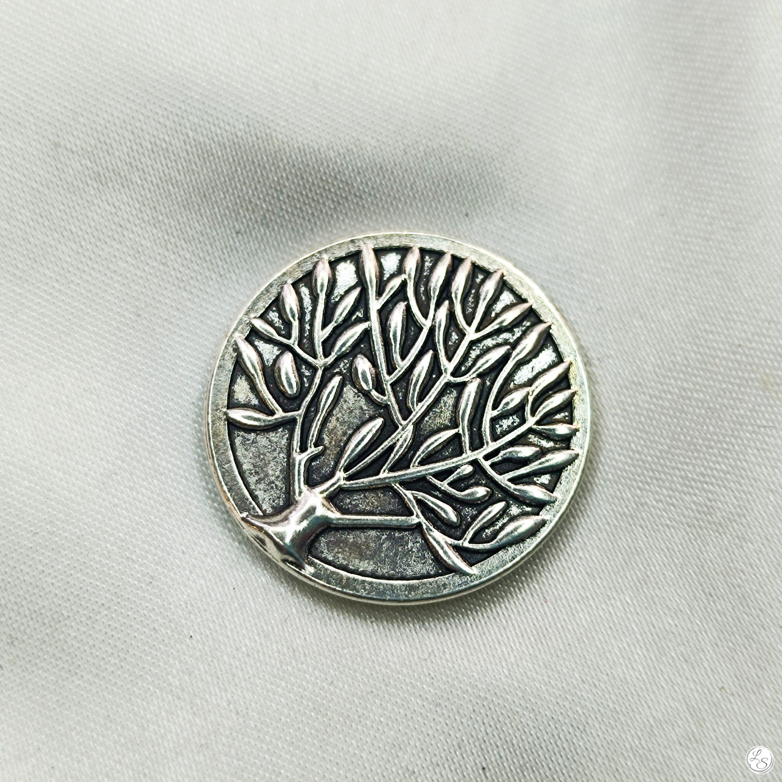 Accroche clés aimanté pour sac "Arbre de vie relief" – Image 2