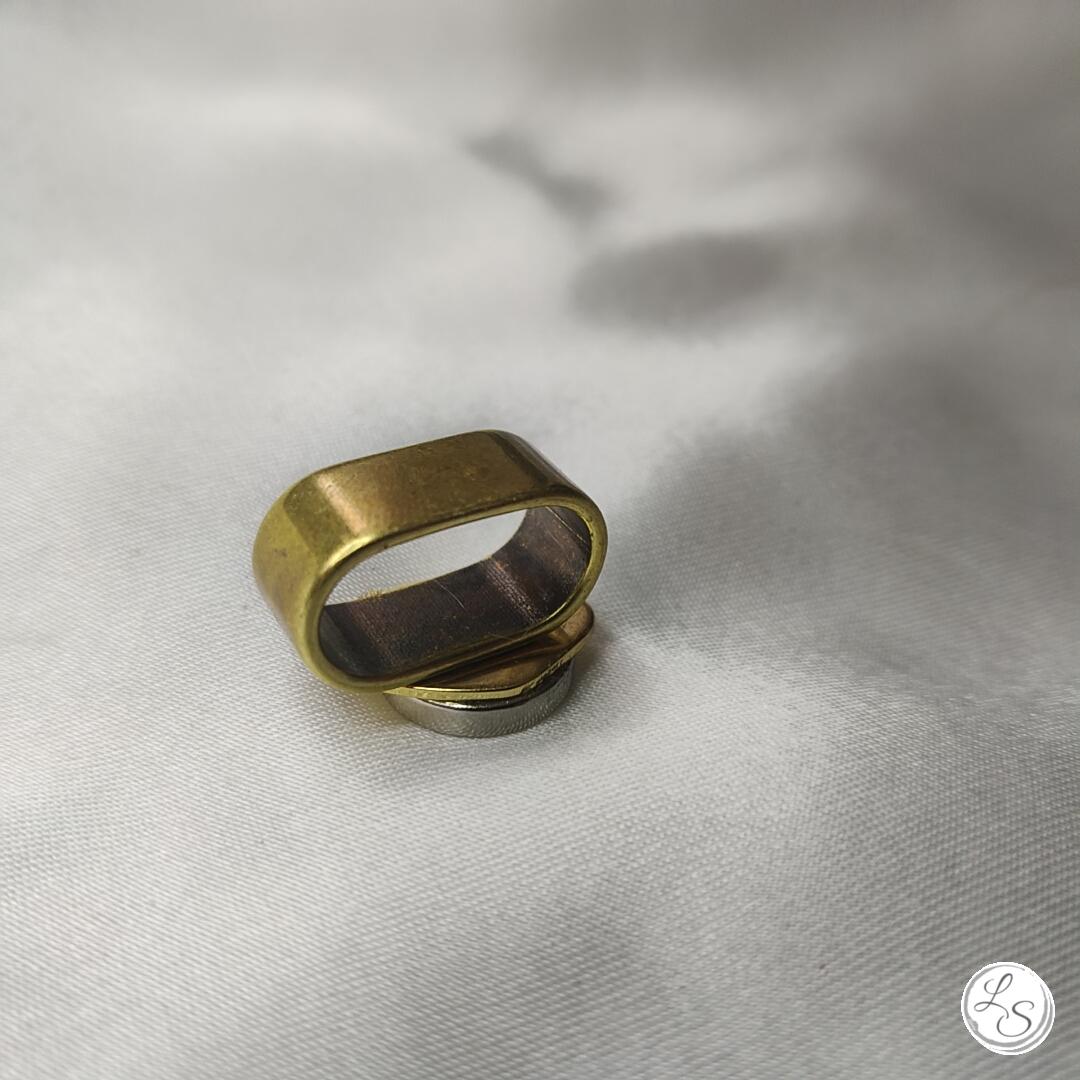 Broche aimantée "Porte lunettes petit tube bronze" – Image 3