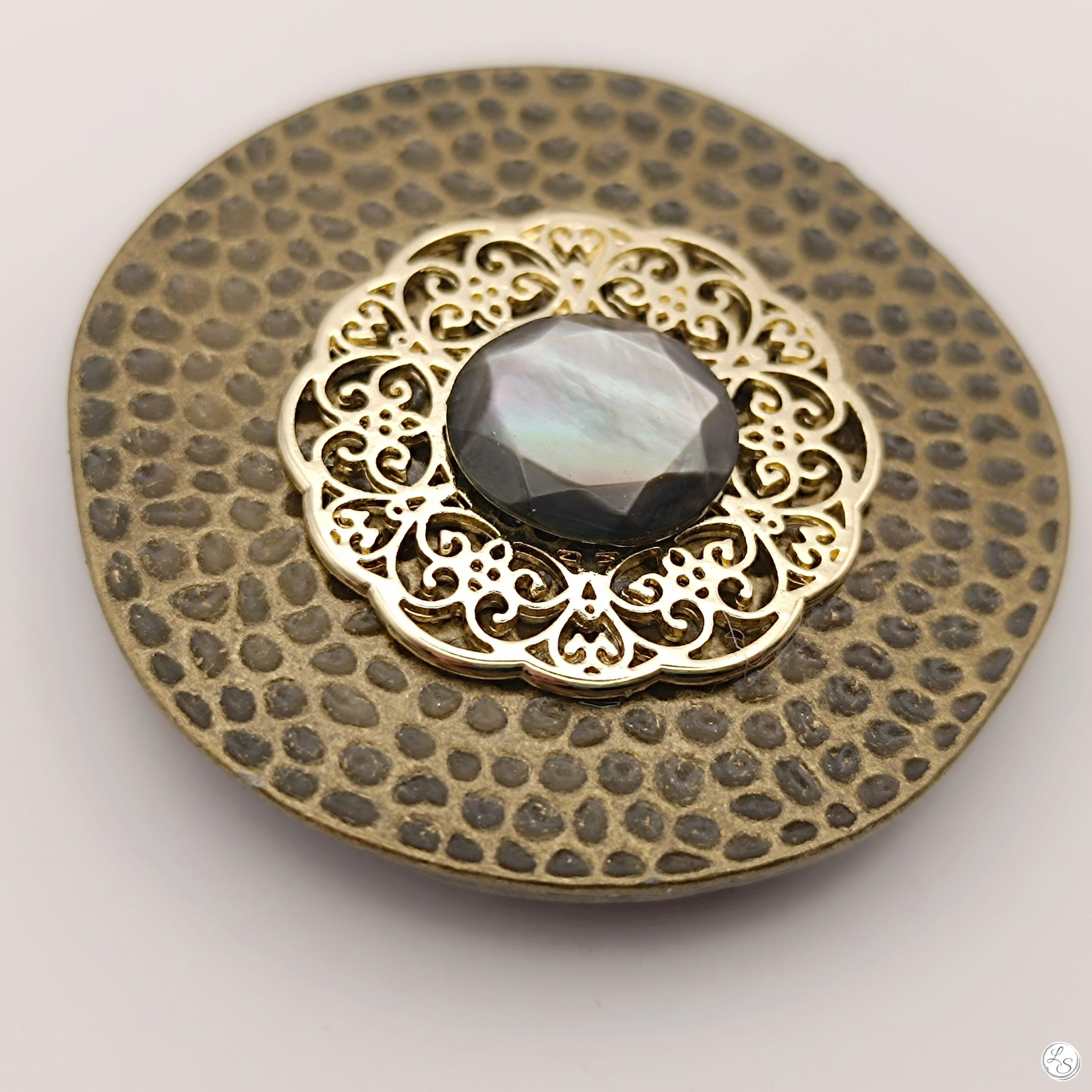 grande broche aimantée pour fermer une écharpe, décorer un manteau sans percer les tissus. Création artisanale.