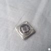Broche aimantée "Carré tout argent" – Image 3