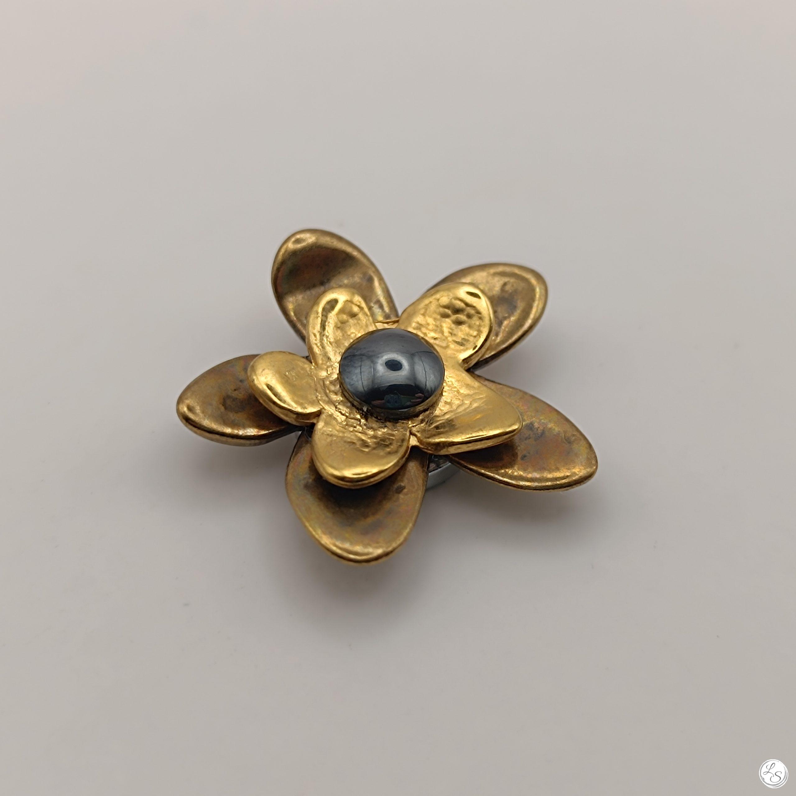Broche aimantée "Duo fleurs relief doré bronze hématite" – Image 2