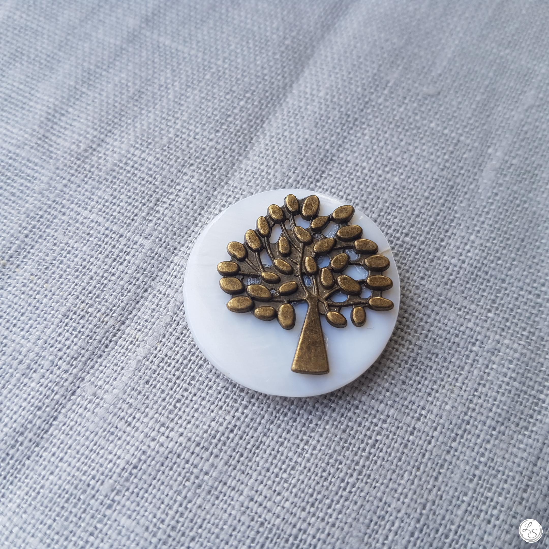 Broche aimantée "Arbre de vie bronze sur nacre"