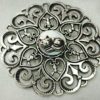 Broche aimantée "Médaillon ajouré cœur chat" – Image 2