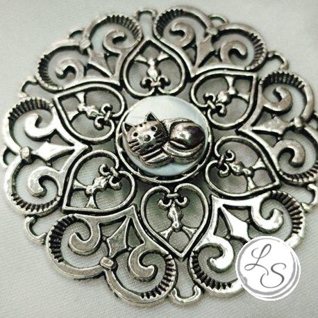 Broche aimantée "Médaillon ajouré cœur chat" – Image 2