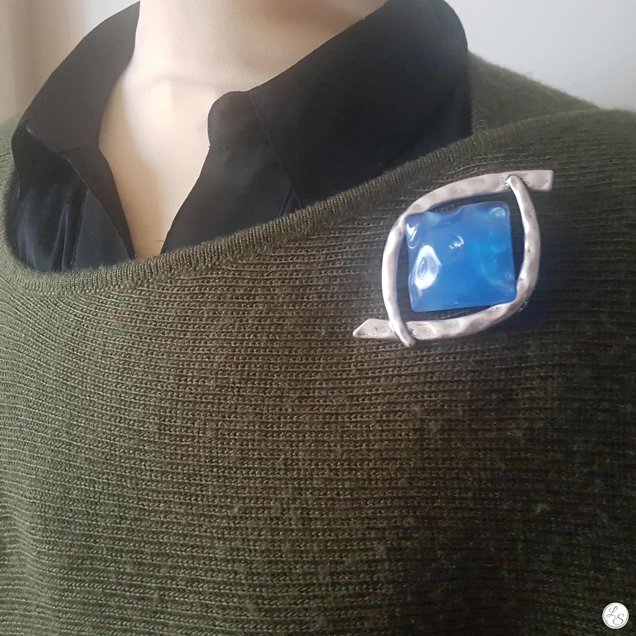 Broche aimantée "Carré bleu " Création artisanale