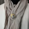 Broche aimantée "Chat cœur sur spirale"