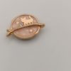 Broche aimantée "Chat doré sur fond rose" – Image 4
