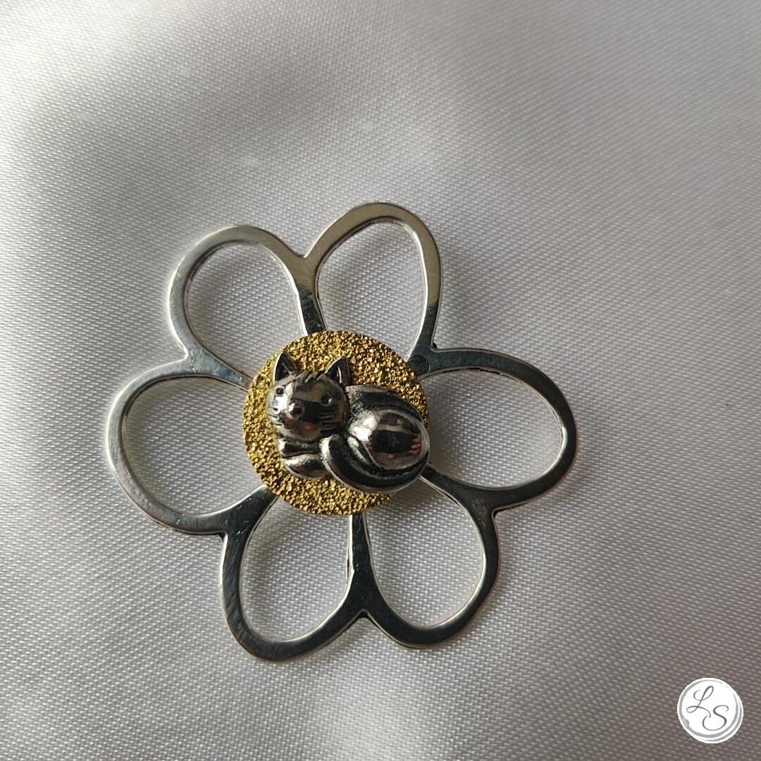 Broche aimantée "Petit chat sur fleur " – Image 3