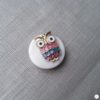 Broche aimantée "Chouette multicolore dorée sur nacre" – Image 2