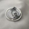 Broche aimantée "Chouette sur branche fleur et nacre" – Image 3