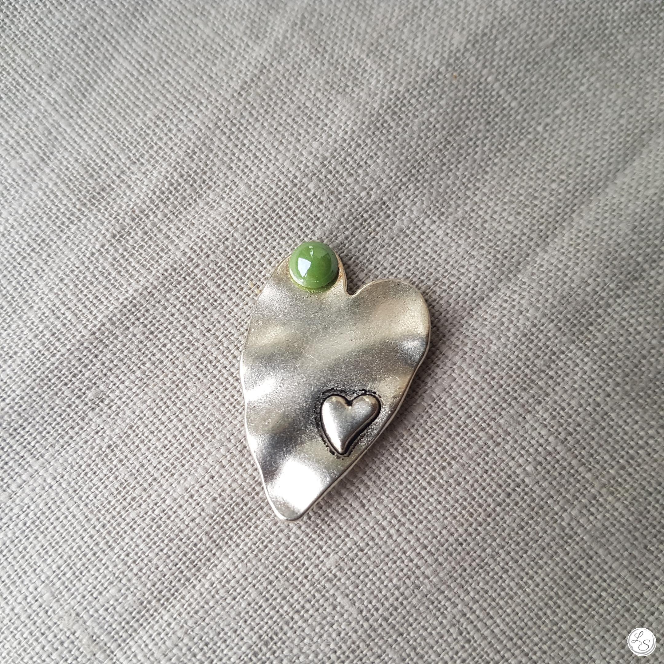 Broche aimantée "Cœur vert" – Image 2