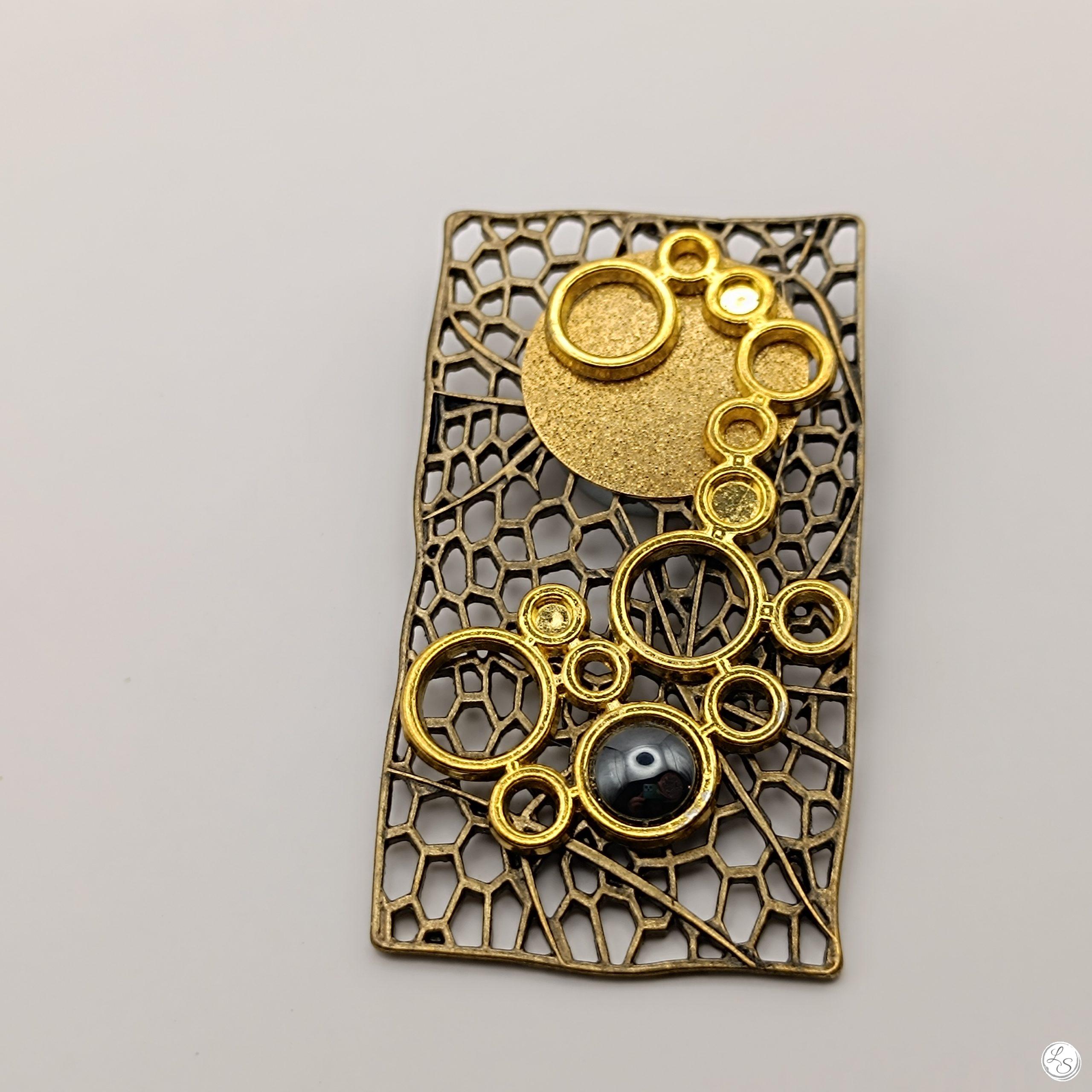 BROCHE AIMANTÉE CRÉATION UNIQUE "Multi ronds dorés hématite sur médaillon rectangle" – Image 2