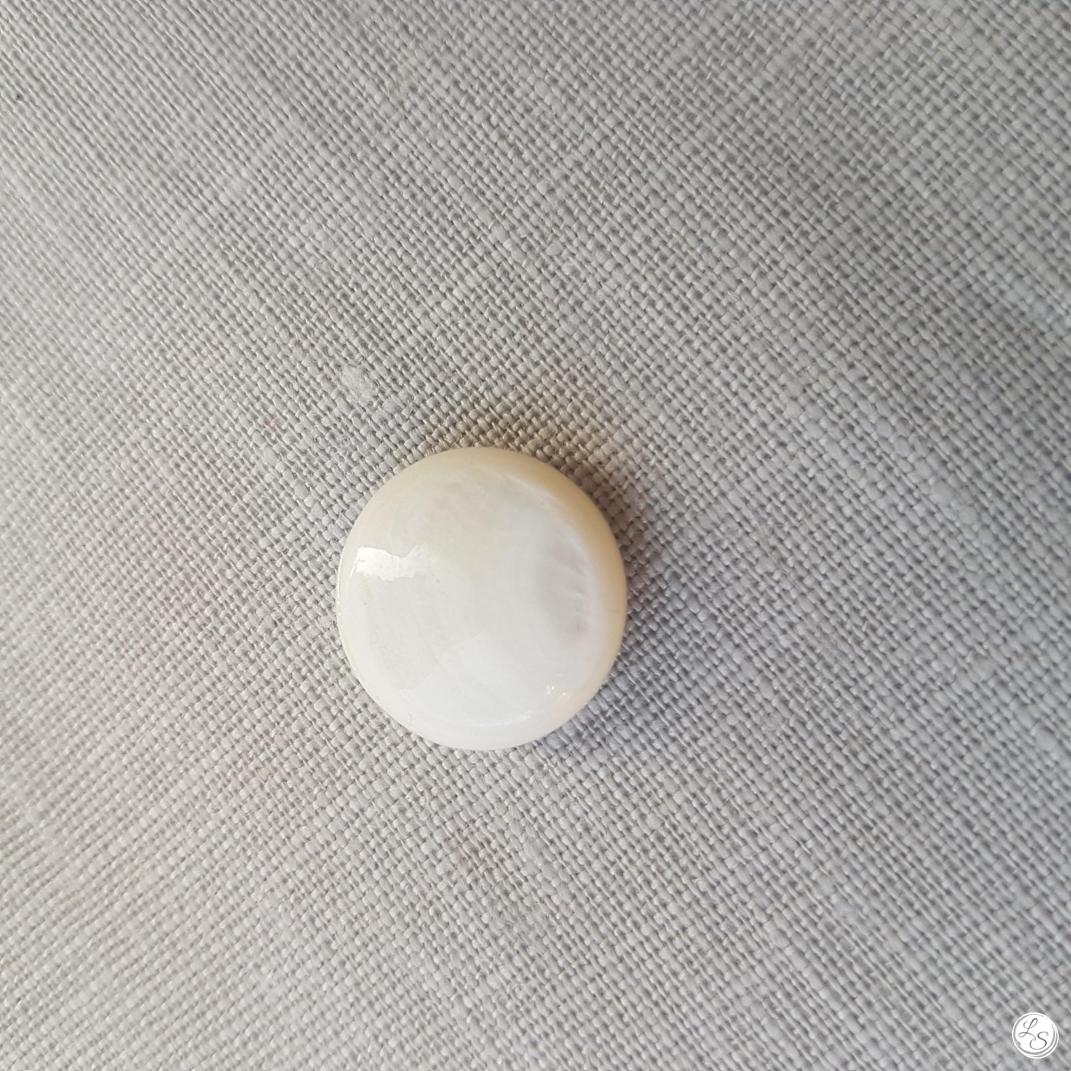 Broche aimantée "dôme blanc" – Image 2