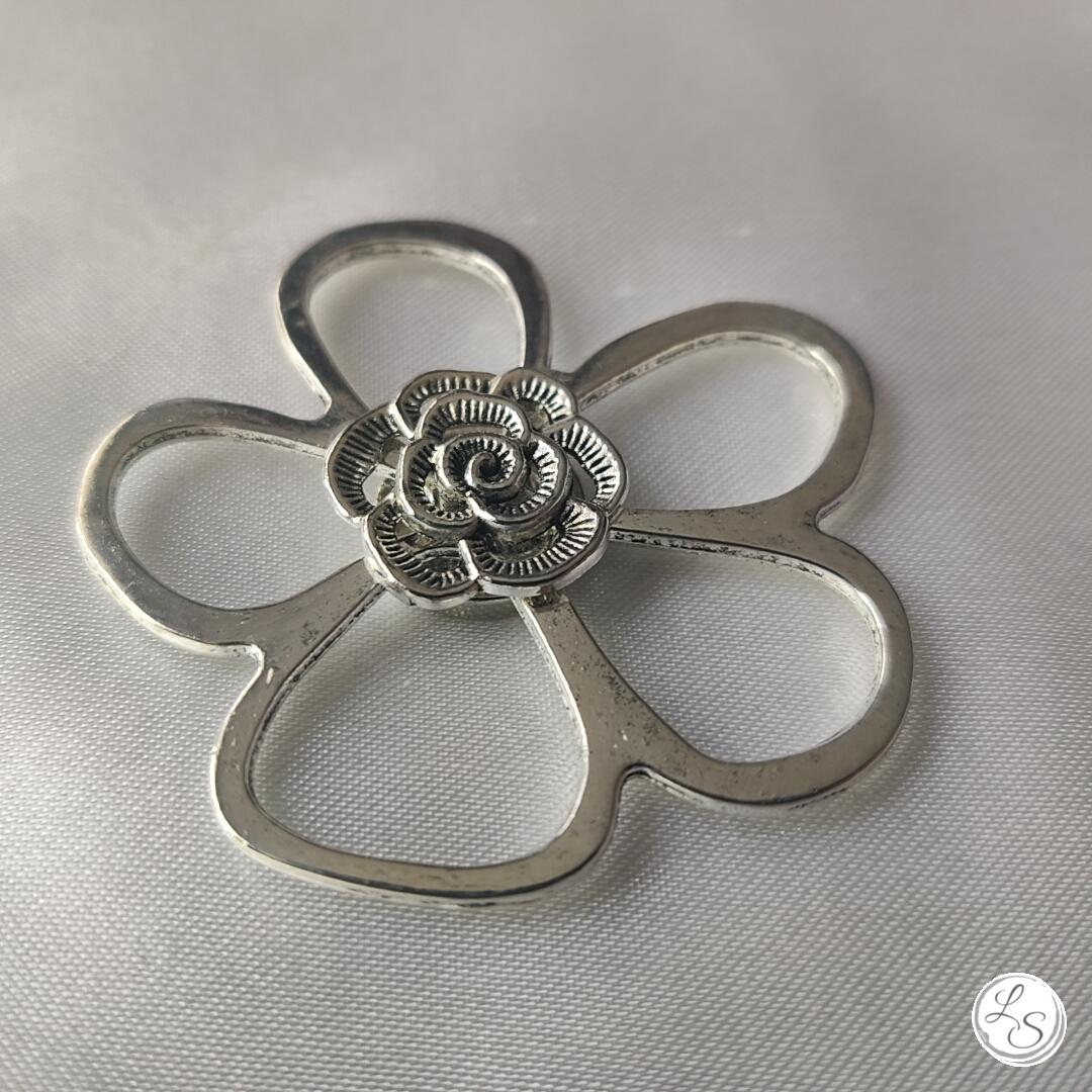 Broche aimantée "Porte lunettes double fleur argentée" – Image 3