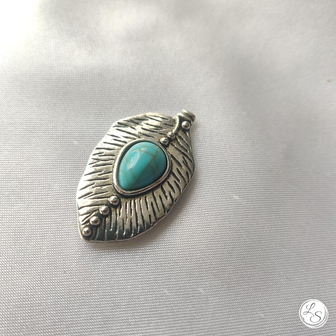 Broche aimantée "Feuille imitation turquoise"