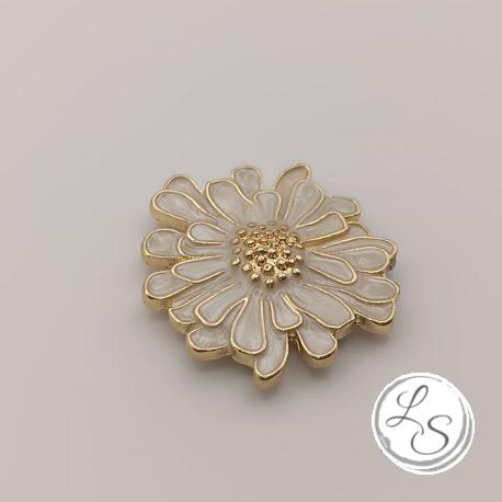 Broche aimantée "Fleur relief émaillée blanche" – Image 4