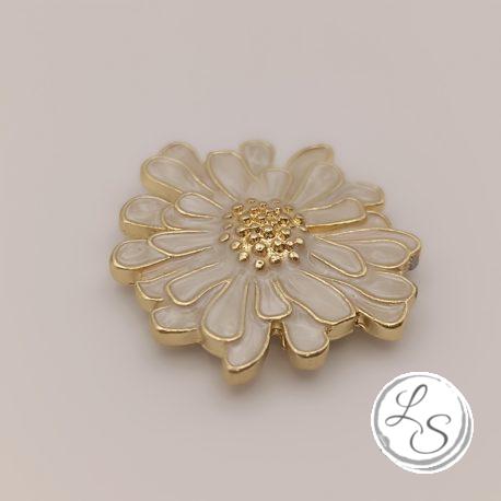 Broche aimantée "Fleur relief émaillée blanche" – Image 5