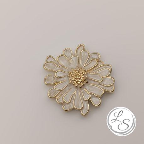 Broche aimantée "Fleur relief émaillée blanche" – Image 2