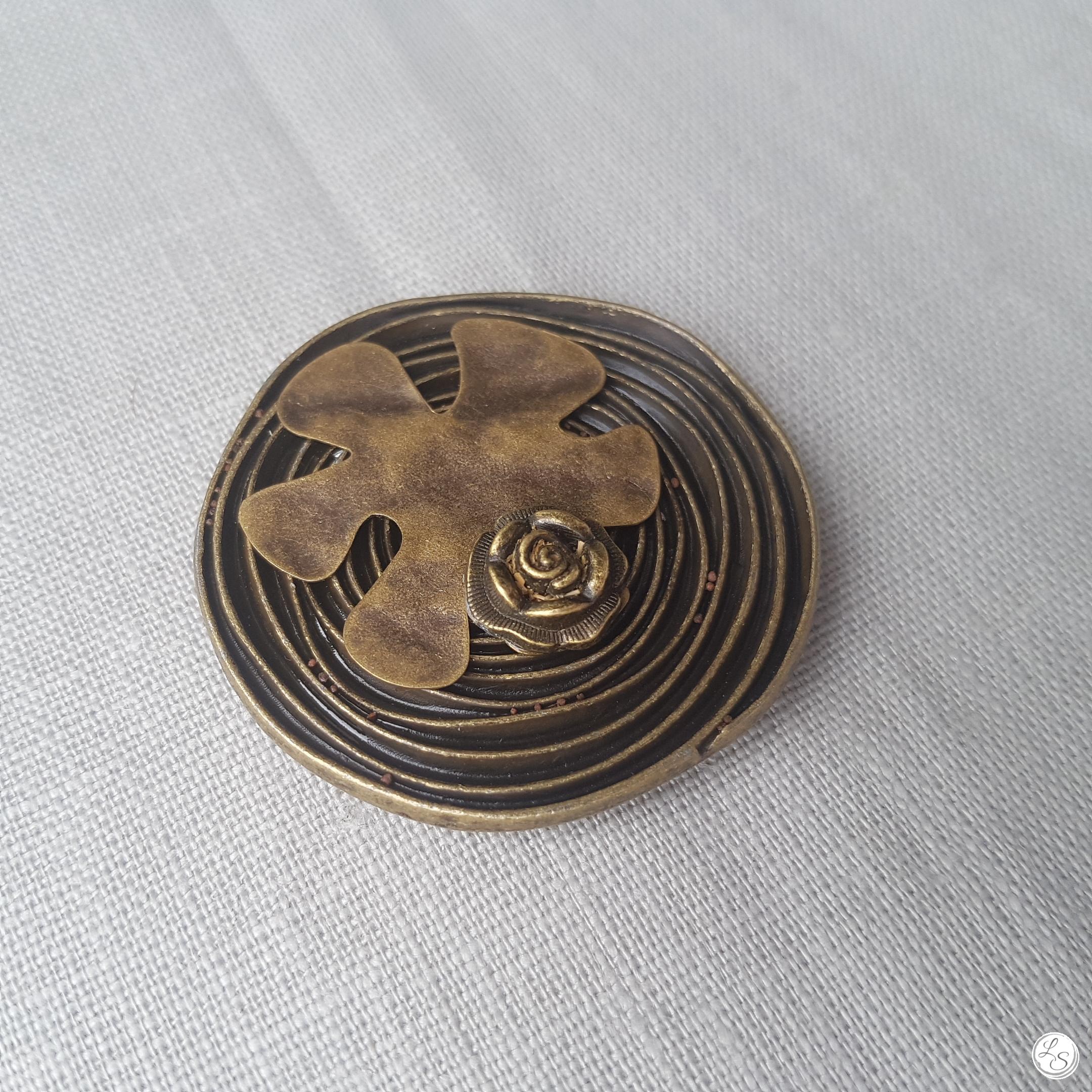 Broche aimantée "Duo fleurs bronze"