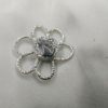 Broche aimantée "Petit chat sur fleur martelée " – Image 2